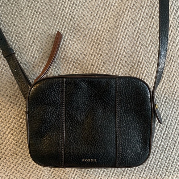 Fossil Leather Purse - Picture 1 of 6